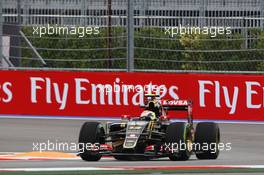 Pastor Maldonado (VEN) Lotus F1 E23. 09.10.2015. Formula 1 World Championship, Rd 15, Russian Grand Prix, Sochi Autodrom, Sochi, Russia, Practice Day.