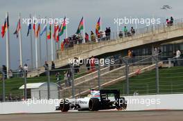 Felipe Massa (BRA) Williams FW37 sends sparks flying. 09.10.2015. Formula 1 World Championship, Rd 15, Russian Grand Prix, Sochi Autodrom, Sochi, Russia, Practice Day.
