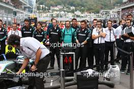 Mercedes AMG F1 on the grid. 11.10.2015. Formula 1 World Championship, Rd 15, Russian Grand Prix, Sochi Autodrom, Sochi, Russia, Race Day.