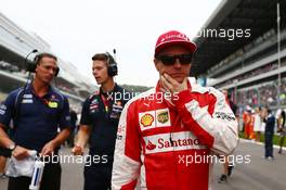 Kimi Raikkonen (FIN) Ferrari on the grid. 11.10.2015. Formula 1 World Championship, Rd 15, Russian Grand Prix, Sochi Autodrom, Sochi, Russia, Race Day.