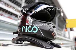 The helmet of Nico Rosberg (GER) Mercedes AMG F1 on the grid. 11.10.2015. Formula 1 World Championship, Rd 15, Russian Grand Prix, Sochi Autodrom, Sochi, Russia, Race Day.