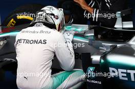 Race winner Lewis Hamilton (GBR) Mercedes AMG F1 W06 celebrates in parc ferme. 11.10.2015. Formula 1 World Championship, Rd 15, Russian Grand Prix, Sochi Autodrom, Sochi, Russia, Race Day.