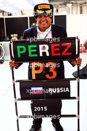 Antonio Perez (MEX) celebrates third position for his son Sergio Perez (MEX) Sahara Force India F1. 11.10.2015. Formula 1 World Championship, Rd 15, Russian Grand Prix, Sochi Autodrom, Sochi, Russia, Race Day.