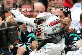 Lewis Hamilton (GBR), Mercedes AMG F1 Team  11.10.2015. Formula 1 World Championship, Rd 15, Russian Grand Prix, Sochi Autodrom, Sochi, Russia, Race Day.