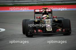 Pastor Maldonado (VEN) Lotus F1 E23. 11.10.2015. Formula 1 World Championship, Rd 15, Russian Grand Prix, Sochi Autodrom, Sochi, Russia, Race Day.