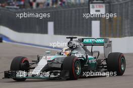 Lewis Hamilton (GBR) Mercedes AMG F1 W06. 11.10.2015. Formula 1 World Championship, Rd 15, Russian Grand Prix, Sochi Autodrom, Sochi, Russia, Race Day.