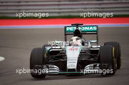 Lewis Hamilton (GBR) Mercedes AMG F1 W06. 11.10.2015. Formula 1 World Championship, Rd 15, Russian Grand Prix, Sochi Autodrom, Sochi, Russia, Race Day.