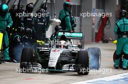 Lewis Hamilton (GBR) Mercedes AMG F1 W06 makes a pit stop. 11.10.2015. Formula 1 World Championship, Rd 15, Russian Grand Prix, Sochi Autodrom, Sochi, Russia, Race Day.