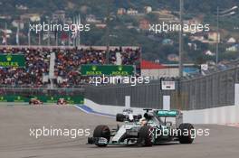 Lewis Hamilton (GBR) Mercedes AMG F1 W06. 11.10.2015. Formula 1 World Championship, Rd 15, Russian Grand Prix, Sochi Autodrom, Sochi, Russia, Race Day.