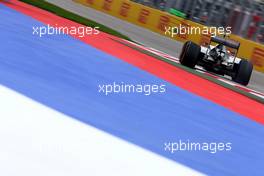 Lewis Hamilton (GBR), Mercedes AMG F1 Team  10.10.2015. Formula 1 World Championship, Rd 15, Russian Grand Prix, Sochi Autodrom, Sochi, Russia, Qualifying Day.