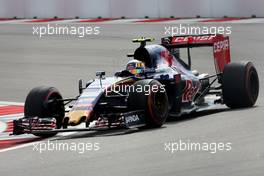 Carlos Sainz (ESP), Scuderia Toro Rosso  10.10.2015. Formula 1 World Championship, Rd 15, Russian Grand Prix, Sochi Autodrom, Sochi, Russia, Qualifying Day.