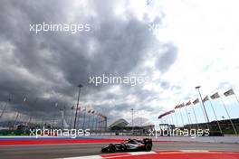 Sergio Perez (MEX), Sahara Force India  10.10.2015. Formula 1 World Championship, Rd 15, Russian Grand Prix, Sochi Autodrom, Sochi, Russia, Qualifying Day.
