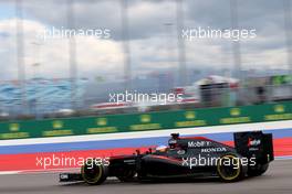Fernando Alonso (ESP), McLaren Honda  10.10.2015. Formula 1 World Championship, Rd 15, Russian Grand Prix, Sochi Autodrom, Sochi, Russia, Qualifying Day.