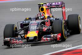 Daniil Kvyat (RUS), Red Bull Racing  10.10.2015. Formula 1 World Championship, Rd 15, Russian Grand Prix, Sochi Autodrom, Sochi, Russia, Qualifying Day.