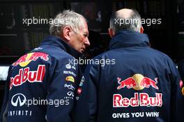 (L to R): Dr Helmut Marko (AUT) Red Bull Motorsport Consultant with Franz Tost (AUT) Scuderia Toro Rosso Team Principal. 10.10.2015. Formula 1 World Championship, Rd 15, Russian Grand Prix, Sochi Autodrom, Sochi, Russia, Qualifying Day.