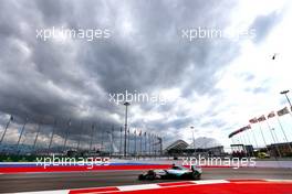 Lewis Hamilton (GBR), Mercedes AMG F1 Team  10.10.2015. Formula 1 World Championship, Rd 15, Russian Grand Prix, Sochi Autodrom, Sochi, Russia, Qualifying Day.