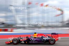 Daniel Ricciardo (AUS), Red Bull Racing  10.10.2015. Formula 1 World Championship, Rd 15, Russian Grand Prix, Sochi Autodrom, Sochi, Russia, Qualifying Day.