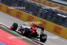 Daniil Kvyat (RUS), Red Bull Racing  10.10.2015. Formula 1 World Championship, Rd 15, Russian Grand Prix, Sochi Autodrom, Sochi, Russia, Qualifying Day.