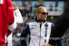 Valtteri Bottas (FIN) Williams on the drivers parade. 11.10.2015. Formula 1 World Championship, Rd 15, Russian Grand Prix, Sochi Autodrom, Sochi, Russia, Race Day.