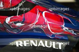 Scuderia Toro Rosso STR10 engine cover with Renault logo. 08.10.2015. Formula 1 World Championship, Rd 15, Russian Grand Prix, Sochi Autodrom, Sochi, Russia, Preparation Day.