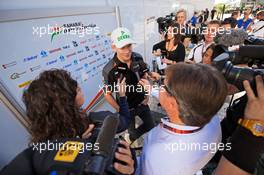 Nico Hulkenberg (GER) Sahara Force India F1 with the media. 08.10.2015. Formula 1 World Championship, Rd 15, Russian Grand Prix, Sochi Autodrom, Sochi, Russia, Preparation Day.