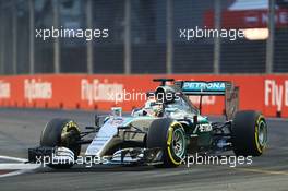 Lewis Hamilton (GBR) Mercedes AMG F1 W06. 18.09.2015. Formula 1 World Championship, Rd 13, Singapore Grand Prix, Singapore, Singapore, Practice Day.