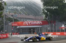Marcus Ericsson (SWE) Sauber C34. 18.09.2015. Formula 1 World Championship, Rd 13, Singapore Grand Prix, Singapore, Singapore, Practice Day.