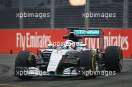 Lewis Hamilton (GBR) Mercedes AMG F1 W06. 18.09.2015. Formula 1 World Championship, Rd 13, Singapore Grand Prix, Singapore, Singapore, Practice Day.
