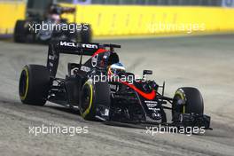 Fernando Alonso (ESP), McLaren Honda  18.09.2015. Formula 1 World Championship, Rd 13, Singapore Grand Prix, Singapore, Singapore, Practice Day.