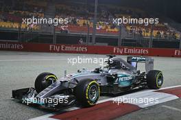 Lewis Hamilton (GBR) Mercedes AMG F1 W06. 18.09.2015. Formula 1 World Championship, Rd 13, Singapore Grand Prix, Singapore, Singapore, Practice Day.