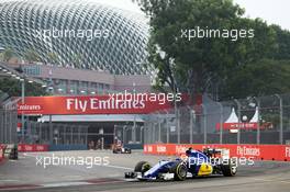 Felipe Nasr (BRA) Sauber C34. 18.09.2015. Formula 1 World Championship, Rd 13, Singapore Grand Prix, Singapore, Singapore, Practice Day.