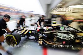 Pastor Maldonado (VEN) Lotus F1 E23 in the pits. 18.09.2015. Formula 1 World Championship, Rd 13, Singapore Grand Prix, Singapore, Singapore, Practice Day.