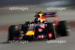 Daniil Kvyat (RUS), Red Bull Racing  18.09.2015. Formula 1 World Championship, Rd 13, Singapore Grand Prix, Singapore, Singapore, Practice Day.