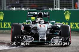 Lewis Hamilton (GBR) Mercedes AMG F1 W06. 18.09.2015. Formula 1 World Championship, Rd 13, Singapore Grand Prix, Singapore, Singapore, Practice Day.