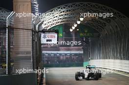 Lewis Hamilton (GBR) Mercedes AMG F1 W06. 18.09.2015. Formula 1 World Championship, Rd 13, Singapore Grand Prix, Singapore, Singapore, Practice Day.