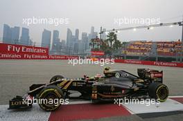 Pastor Maldonado (VEN) Lotus F1 E23. 18.09.2015. Formula 1 World Championship, Rd 13, Singapore Grand Prix, Singapore, Singapore, Practice Day.