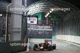 Daniil Kvyat (RUS) Red Bull Racing RB11. 18.09.2015. Formula 1 World Championship, Rd 13, Singapore Grand Prix, Singapore, Singapore, Practice Day.