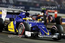 Marcus Ericsson (SWE) Sauber C34. 20.09.2015. Formula 1 World Championship, Rd 13, Singapore Grand Prix, Singapore, Singapore, Race Day.