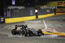 Sergio Perez (MEX) Sahara Force India F1 VJM08. 20.09.2015. Formula 1 World Championship, Rd 13, Singapore Grand Prix, Singapore, Singapore, Race Day.