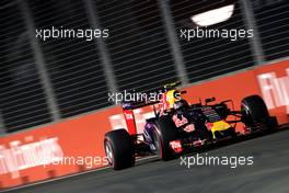 Daniil Kvyat (RUS), Red Bull Racing  19.09.2015. Formula 1 World Championship, Rd 13, Singapore Grand Prix, Singapore, Singapore, Qualifying Day.