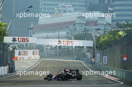 Fernando Alonso (ESP) McLaren MP4-30. 19.09.2015. Formula 1 World Championship, Rd 13, Singapore Grand Prix, Singapore, Singapore, Qualifying Day.
