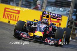 Daniil Kvyat (RUS) Red Bull Racing RB11. 19.09.2015. Formula 1 World Championship, Rd 13, Singapore Grand Prix, Singapore, Singapore, Qualifying Day.