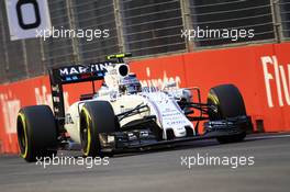 Valtteri Bottas (FIN) Williams FW37. 19.09.2015. Formula 1 World Championship, Rd 13, Singapore Grand Prix, Singapore, Singapore, Qualifying Day.
