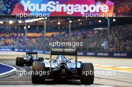 Lewis Hamilton (GBR) Mercedes AMG F1 W06. 19.09.2015. Formula 1 World Championship, Rd 13, Singapore Grand Prix, Singapore, Singapore, Qualifying Day.