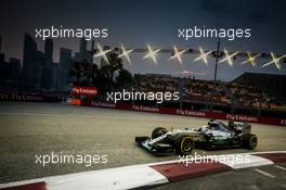 Lewis Hamilton (GBR) Mercedes AMG F1 W06. 19.09.2015. Formula 1 World Championship, Rd 13, Singapore Grand Prix, Singapore, Singapore, Qualifying Day.