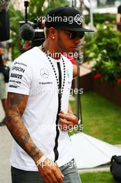 Lewis Hamilton (GBR) Mercedes AMG F1. 17.09.2015. Formula 1 World Championship, Rd 13, Singapore Grand Prix, Singapore, Singapore, Preparation Day.