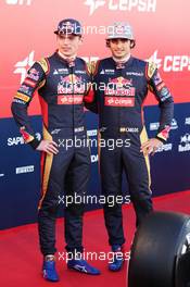 (L to R): Max Verstappen (NLD) Scuderia Toro Rosso with team mate Carlos Sainz Jr (ESP) Scuderia Toro Rosso. 31.01.2015. Formula One Testing, Preparation Day, Jerez, Spain.