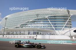 Nico Hulkenberg (GER) Sahara Force India F1 VJM08. 27.11.2015. Formula 1 World Championship, Rd 19, Abu Dhabi Grand Prix, Yas Marina Circuit, Abu Dhabi, Practice Day.