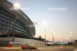 Carlos Sainz Jr (ESP) Scuderia Toro Rosso STR10. 27.11.2015. Formula 1 World Championship, Rd 19, Abu Dhabi Grand Prix, Yas Marina Circuit, Abu Dhabi, Practice Day.