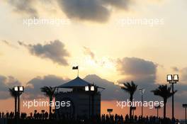The sun sets over the circuit. 27.11.2015. Formula 1 World Championship, Rd 19, Abu Dhabi Grand Prix, Yas Marina Circuit, Abu Dhabi, Practice Day.